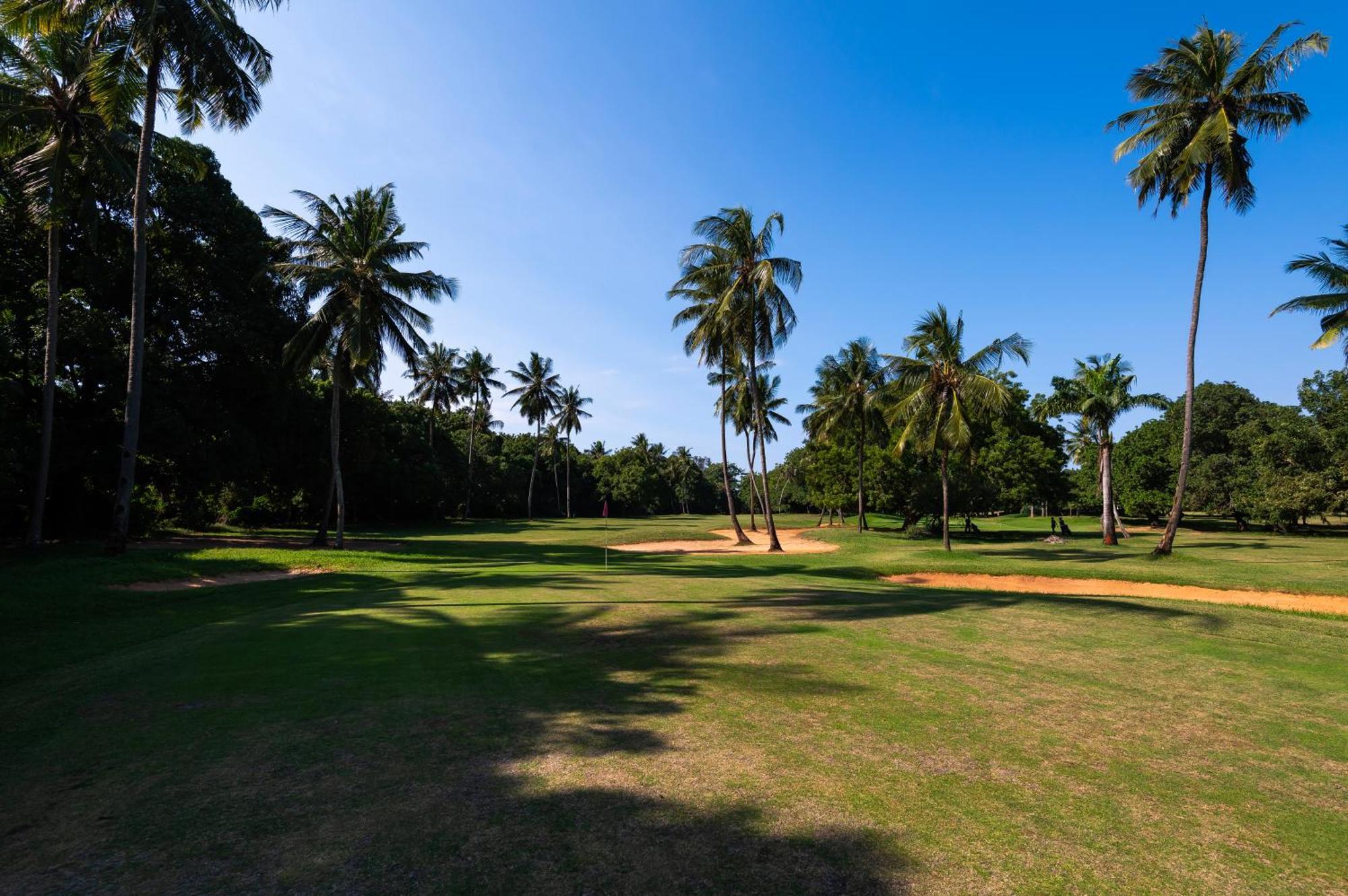 Diamonds Leisure Beach & Golf Resort Diani Beach Kültér fotó Royal Colombo Golf Club
